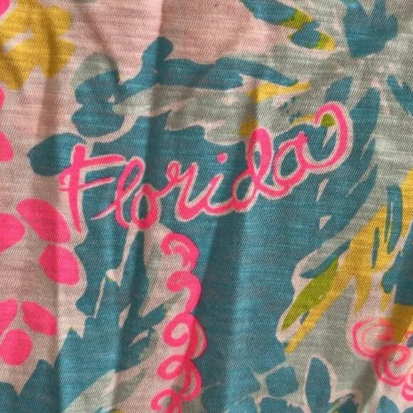 Lilly Pulitzer Size MEDIUM Etta V-Neck SHORT SLEEVE Top Florida Print - Picture 4 of 4